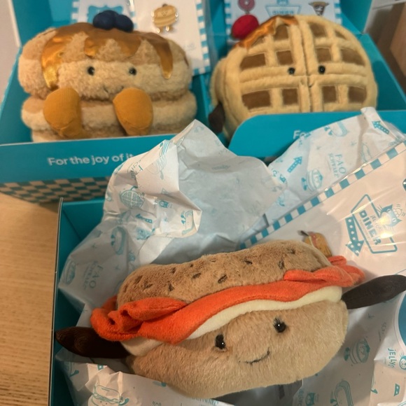 FAO Schwarz NYC Breakfast Plush Set- Pancake Waffle Bagel NWT with MENU - Picture 12 of 14